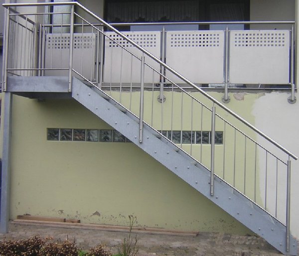 Aussen-Treppe