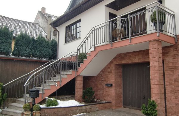 Aussen-Treppe