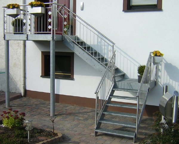 Aussen-Treppe