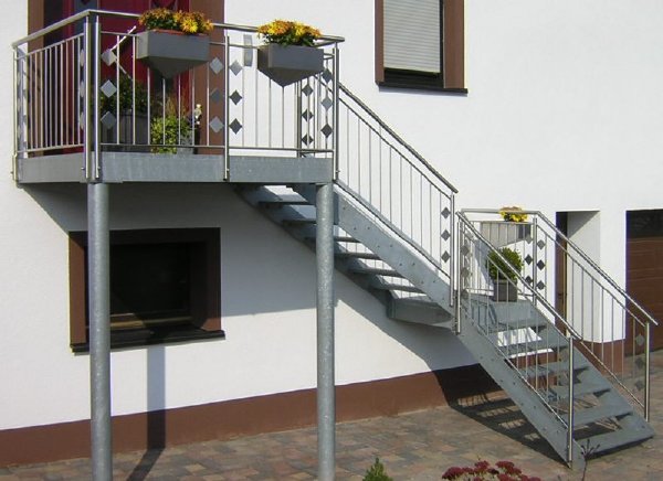 Aussen-Treppe